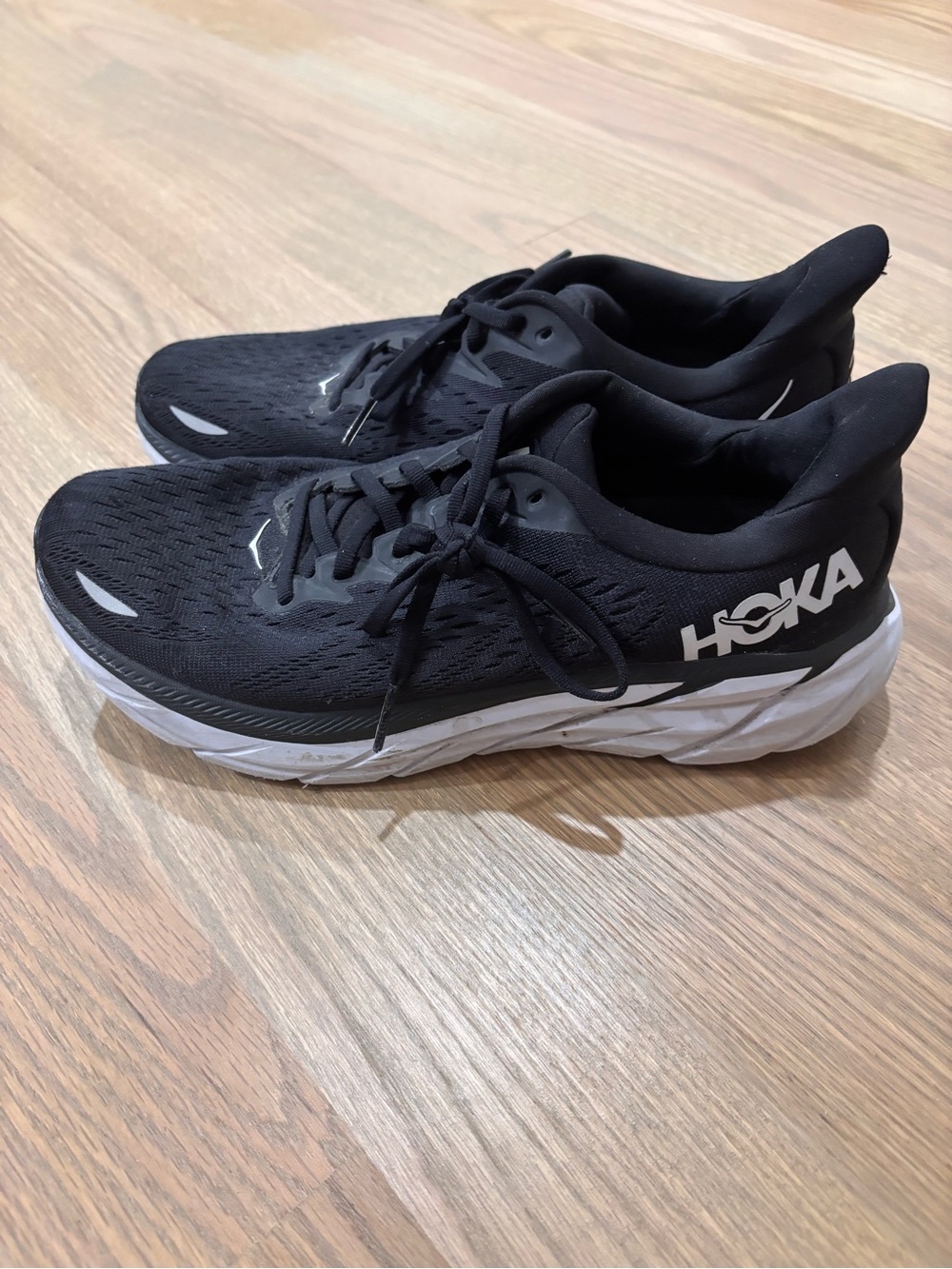 Hoka Clifton 8